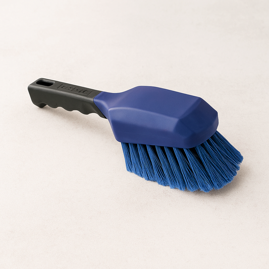 Brosse de nettoyage avec réservoir integré