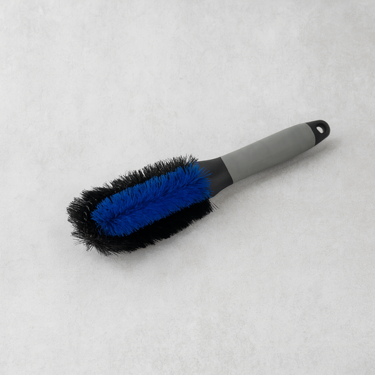 Brosse courte pour jante